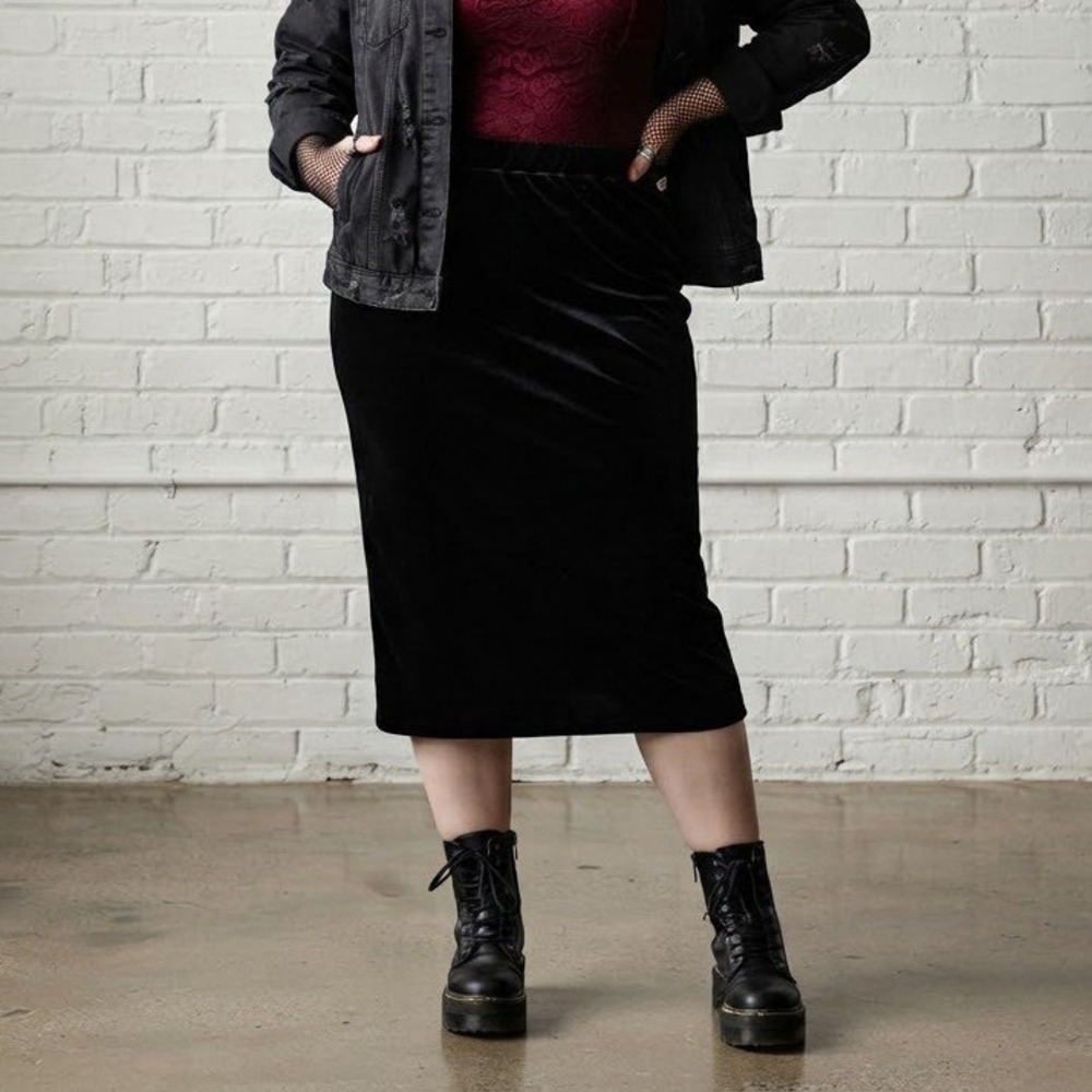 Velvet Pencil Skirt Womens XL Black Midi Goth Whimsigoth Grunge Emo Alt Vintage